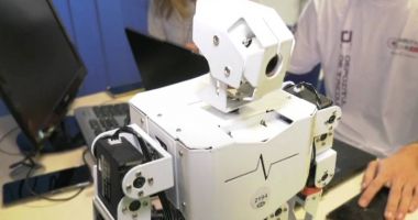 Stire din Actualitate : Cei mai avansați roboți de la competiția mondială de robotică, creați de studenți români