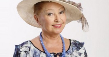 Stire din Cultură-Educație : Pensionarii constănțeni, invitați  la spectacolul Rodicăi Popescu Bitănescu