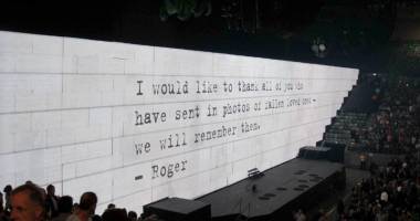 Stire din Cultură-Educație : Roger Waters sparge "Zidul" la Cinema City