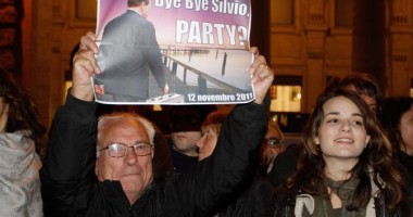 ROMA: Silvio Berlusconi a demisionat, italienii sărbătoresc / GALERIE FOTO - 3
