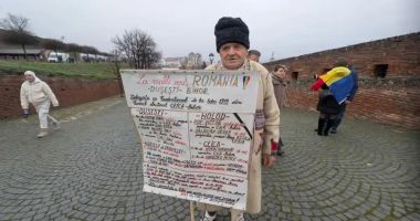 Stire din Actualitate : Un român de 76 de ani, nu lipsește niciodată de la Alba Iulia, de 1 Decembrie
