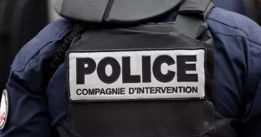 Român de 21 de ani, condamnat la 2 ani de închisoare în Franța după ce a jefuit o femeie într-o catedrală