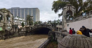 Stire din Actualitate : Român bătut, jefuit, și aruncat în râu, pentru că asculta muzică la difuzor
