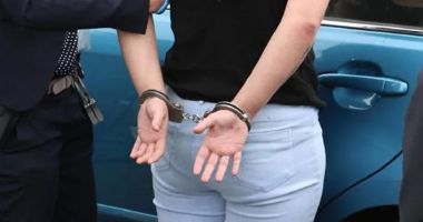 Stire din Actualitate : O româncă de 21 de ani, căutată pentru tâlhărie și crimă, a fost arestată. A drogat un bătrân pentru a-l jefui