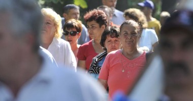 Stire din Social : Câți români își vor sărbători mâine onomastica