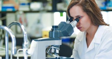 Stire din Economie : România a alocat doar 0,48% din PIB pentru cercetare-dezvoltare, în anul 2021