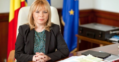 Stire din Economie : România a vândut euroobligațiuni la cel mai mic cost din istorie