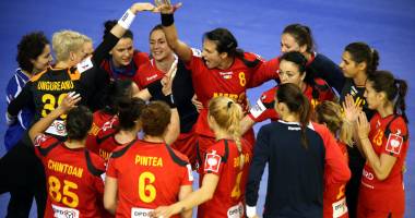 Stire din Sport : România va lupta cu Serbia, în barajul pentru CM de handbal feminin 2015