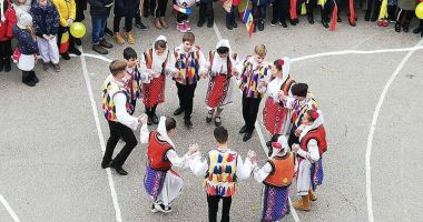 Stire din Cultură-Educație : România infinită. Școala Gimnazială  nr. 38 "Dimitrie Cantemir",  model european de conviețuire interetnică