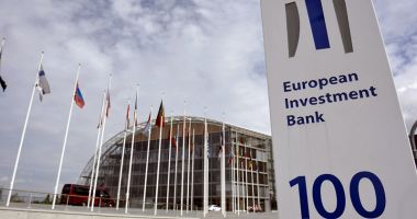 Stire din Economie : România se bazează pe BEI pentru atragerea fondurilor europene
