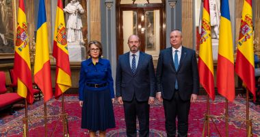 Stire din Social : Românii din Spania pot avea, din acest an, dublă cetăţenie