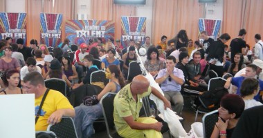 Stire din Cultură-Educație : Constanța: Sute de concurenți la "Românii au talent"