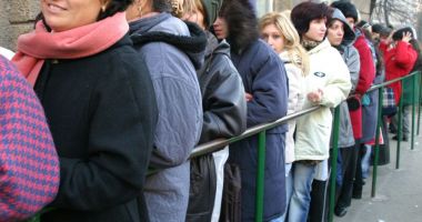 Stire din Economie : Românii continuă să își abandoneze țara