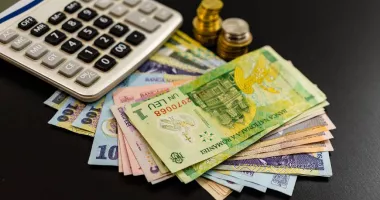 Stire din Actualitate : Românii muncesc jumătate de lună pentru stat. Avertisment sumbru pentru 2026