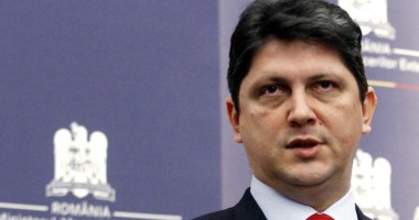Stire din Politică-Administrație : "Românii nu se simt egali  cu ceilalți cetățeni europeni"
