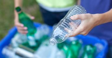 Românii reciclează și nu prea…