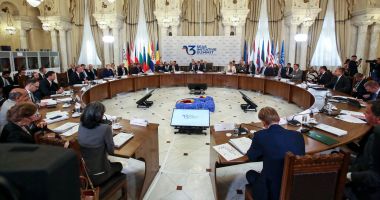 Stire din Economie : Românii s-au ales cu praful de pe toba marilor proiecte internaționale