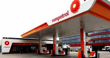 Stire din Economie : Lovitură pe piața petrolieră. O firmă din China preia pachetul majoritar al Rompetrol