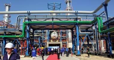 Stire din Economie : Record istoric la Petromidia. Rafinăria a trecut pe profit