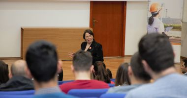 Întâlnire la "Ovidius". Tinerii, interesați de istoria Rompetrol Rafinare - 2