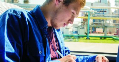 KMG International lansează programul de burse în valoare de 100.000 USD - 2