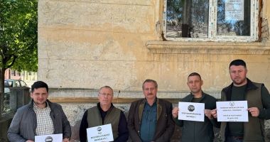 Panică în rândul salariaţilor Direcţiei Silvice Constanţa. „Vor să se aleagă praful şi de industria lemnului?” - 2