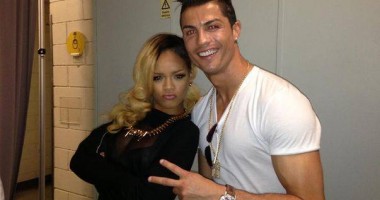 Stire din Monden : Cristiano Ronaldo, cu ochii pe Rihanna