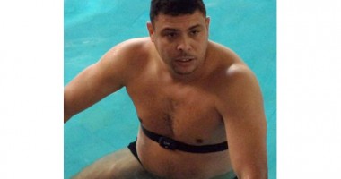 Stire din Sport : Unul dintre cei mai buni jucători de fotbal din istorie cântărește astăzi peste 100 de kilograme!