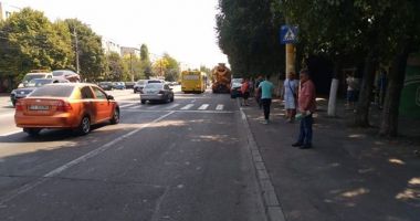 BEBELUȘ DE OPT LUNI, VICTIMA UNUI ACCIDENT, LA CONSTANȚA. Căruciorul în care se afla, lovit de mașină - 3