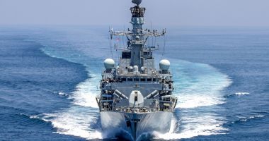 Stire din Actualitate : Royal Navy va escorta navele sub pavilion britanic în strâmtoarea Ormuz