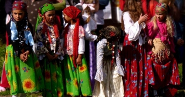 Amnesty International: Romii, "discriminați sistemic" în România
