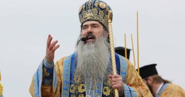 Stire din Cultură-Educație : IPS Teodosie sfințește pictura bisericii "Sf. Cuv. Parascheva"