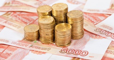 Stire din Actualitate : Acțiunile rusești și rubla cresc după ce Putin a spus că a retras trupele de la granița cu Ucraina