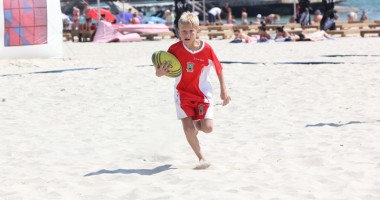 Frige nisipul la Turneul Oval 5 Beach Rugby România - 4