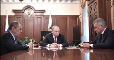 Stire din Actualitate : Rusia își suspendă participarea la INF și va dezvolta rachete hipersonice