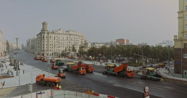 GALERIE FOTO - VIDEO / Drumarii fac "spectacol" în Rusia. Bulevard din Moscova, asfaltat în 24 de ore! - 5