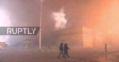 Stire din Actualitate : Rusia: Incendiu într-un centru comercial  de lângă Moscova