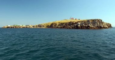 Stire din Actualitate : Ruşii îşi consolidează poziţiile pe Insula Şerpilor, teritoriu strategic în largul gurilor Dunării