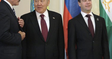 Stire din Actualitate : Rusia, Belarus și Kazahstan  pun bazele Comisiei economice eurasiatice