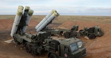 Rusia desfășoară noi rachete S-400 în Crimeea