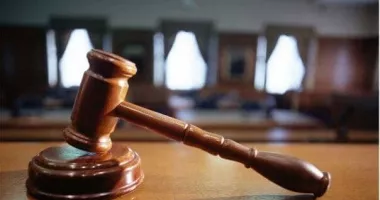 Stire din Eveniment : Tânăr trimis în judecată pentru că şi-ar fi violat verişoara în vârstă de 12 ani