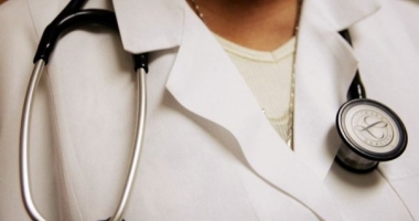 Stire din Sănătate : UNUL DINTRE CEI MAI CUNOSCUȚI MEDICI DIN CONSTANȚA SE RETRAGE DIN ACTIVITATE!