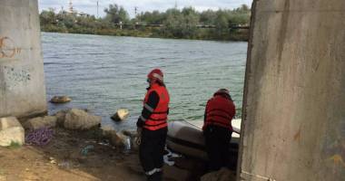 Stire din Eveniment : S-a aruncat în gol de pe podul din Năvodari