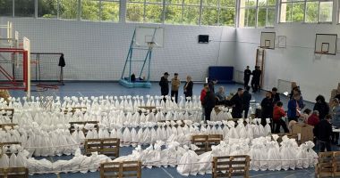 Stire din Politică-Administrație : Sacii cu buletinele de vot pentru județul și municipiul Constanța predați reprezentanților secțiilor de votare