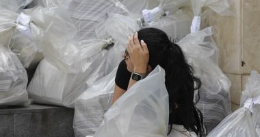 Stire din Politică-Administrație : BEC cere ca rezultatele renumărării buletinelor de vot să rămână confidenţiale