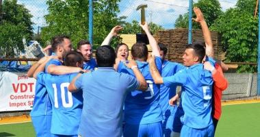 Stire din Sport : S-a decis prima campioană a Cupei Constructorului la minifotbal