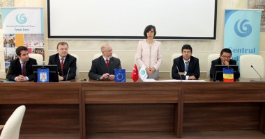 Stire din Cultură-Educație : Universitatea "Andrei Șaguna" a inaugurat o sală specială