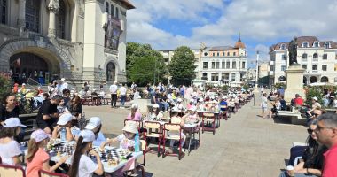 FOTO / Cel mai mare concurs de șah din Constanța în Piața Ovidiu, cu sprijinul Rompetrol - 2