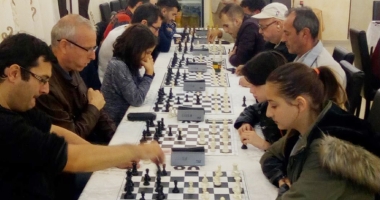 Stire din Sport : "Război" între frați,  la Cupa Alehin la șah