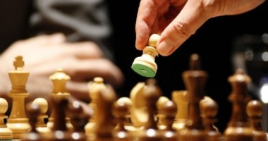 Stire din Social : Șah: Românul Bogdan Daniel Deac, câștigătorul primei runde la CM de tineret
